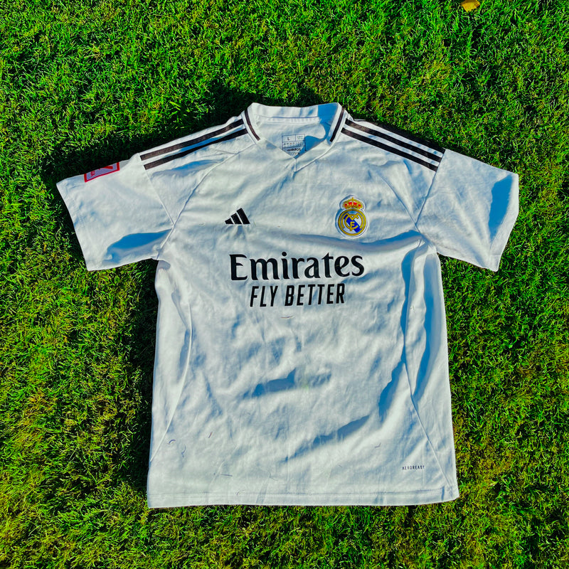 Real Madrid 23/24 Home Shirt + New Era Fitted Cap